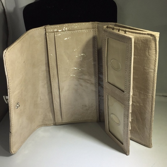 Wallet to match bag in closet! - Picture 2 of 5